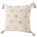Cojín decorativo 45 x 45 cm beige de tejido texturizado con borlas estilo bohemio