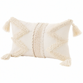 Cojín decorativo rectangular 50 x 30 cm beige de tejido texturizado con borlas estilo bohemio